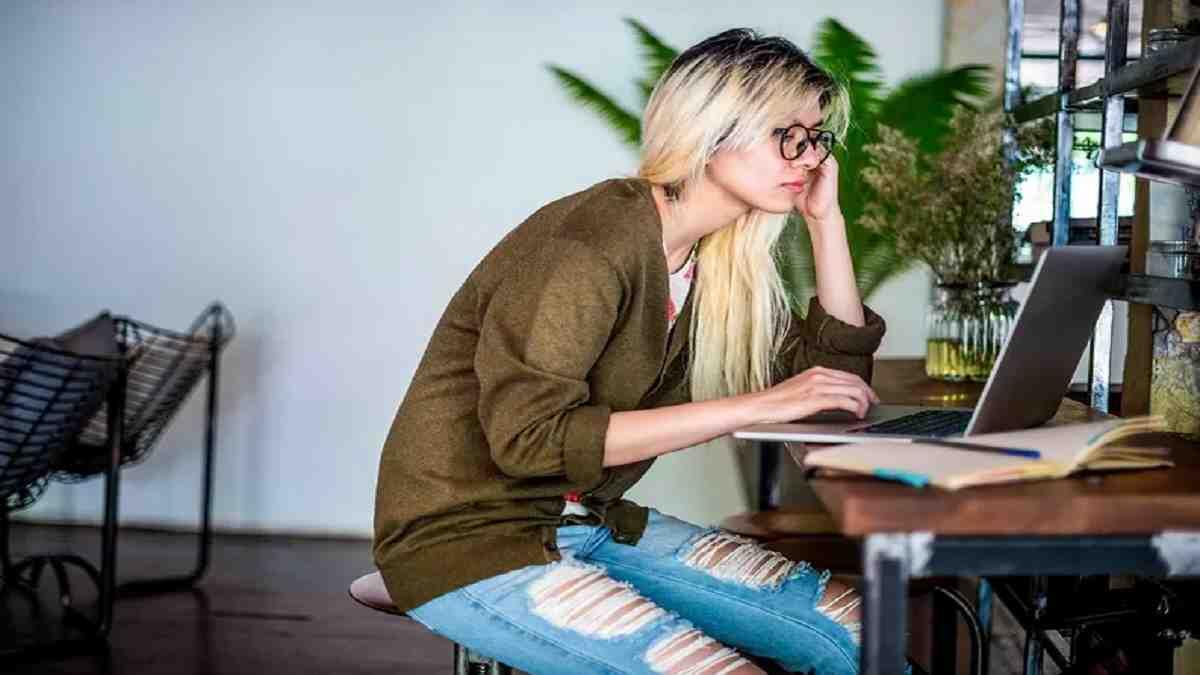 person doing an online course