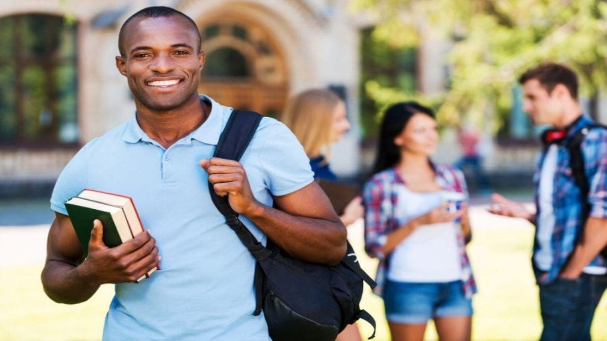 university vs college